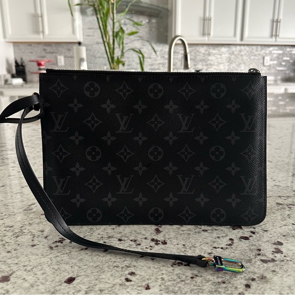 Auth LOUIS VUITTON Pochette Monogram Eclipse Fragment Cabas LE Wristlet RARE - Picture 1 of 11